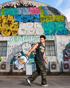 Sprayground Astromane Smashout DLXV Backpack -Osprey Shop 7cc935 0f2bd23cc86c4b3ba7270734ddbd77b0mv2 1