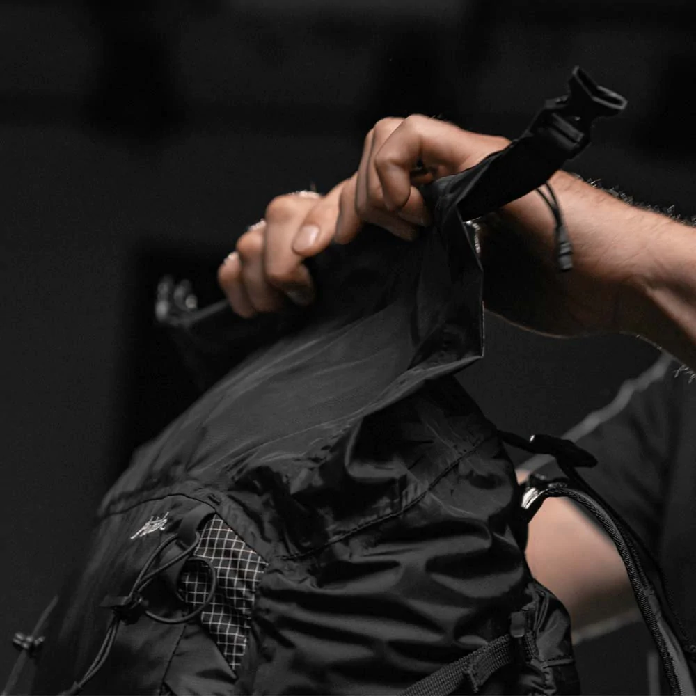 Matador Freerain22 Waterproof Packable Backpack 15 Matador Freerain22 Waterproof Packable Backpack - Image 13