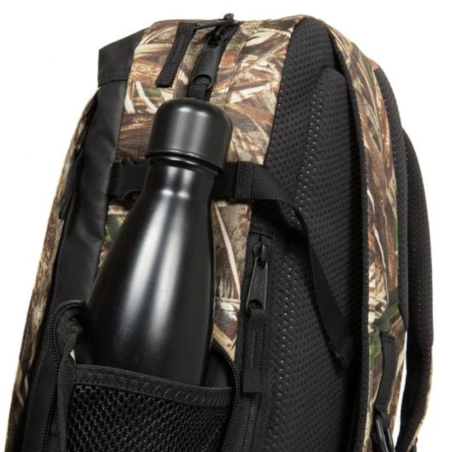 Eastpak Tecum Real Tree Camo -Medium 6 Eastpak Tecum Real Tree Camo -Medium - Image 4