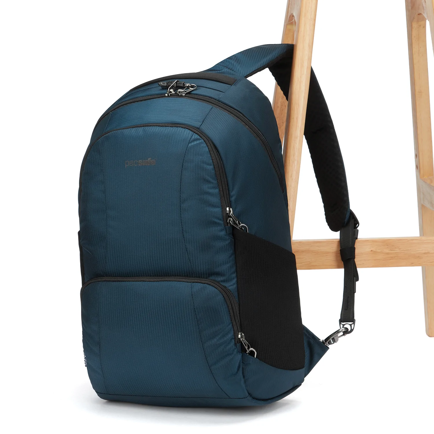 Pacsafe Metrosafe LS450 ECONYL Anti-Theft 25L Backpack 12 Pacsafe Metrosafe LS450 ECONYL Anti-Theft 25L Backpack - Image 10