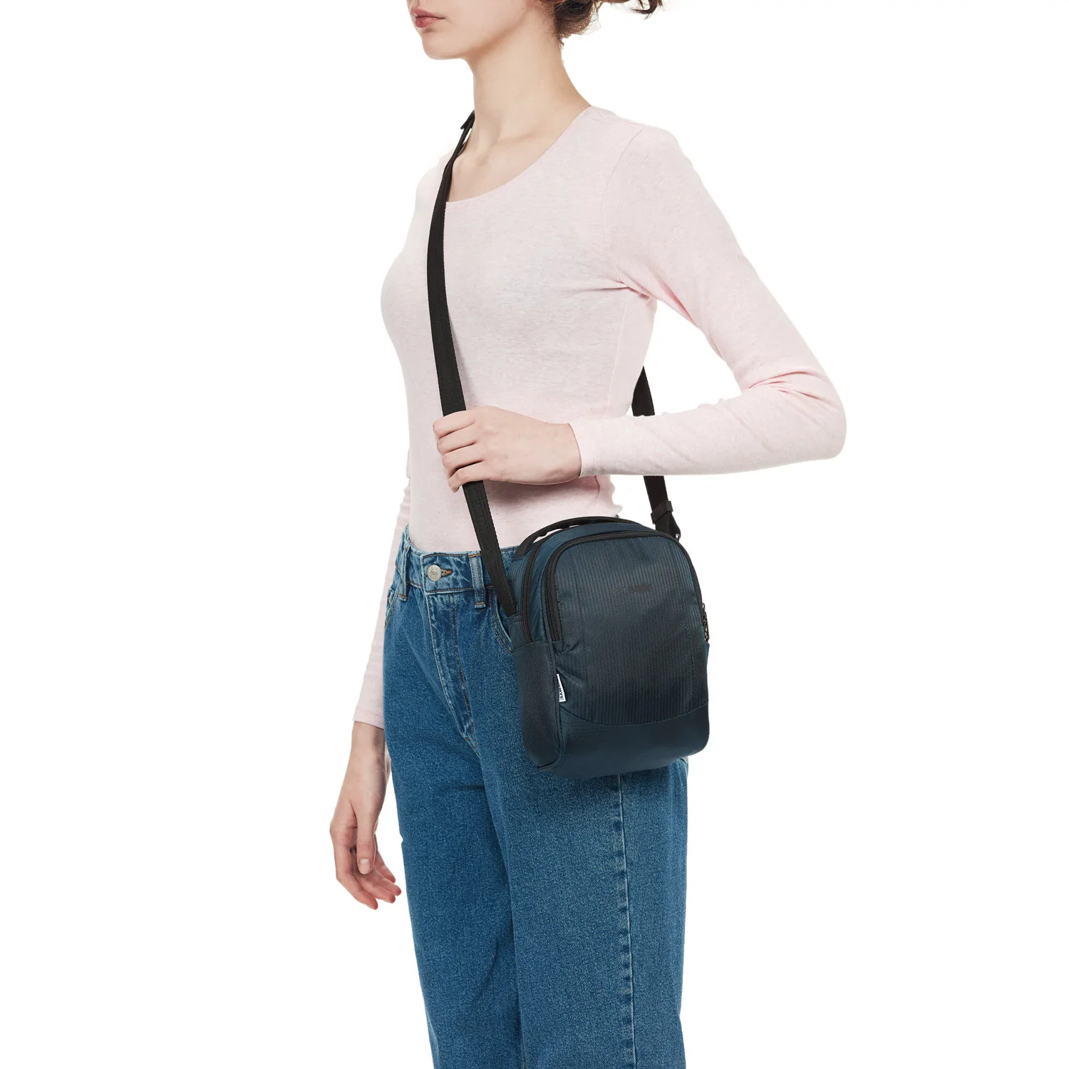 Pacsafe Metrosafe LS100 ECONYL Anti-Theft Crossbody Bag 9 Pacsafe Metrosafe LS100 ECONYL Anti-Theft Crossbody Bag - Image 7