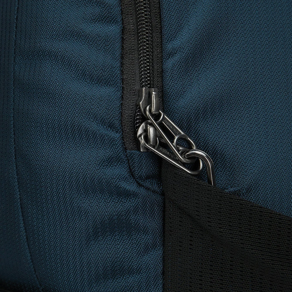 Pacsafe Metrosafe LS450 ECONYL Anti-Theft 25L Backpack 11 Pacsafe Metrosafe LS450 ECONYL Anti-Theft 25L Backpack - Image 9