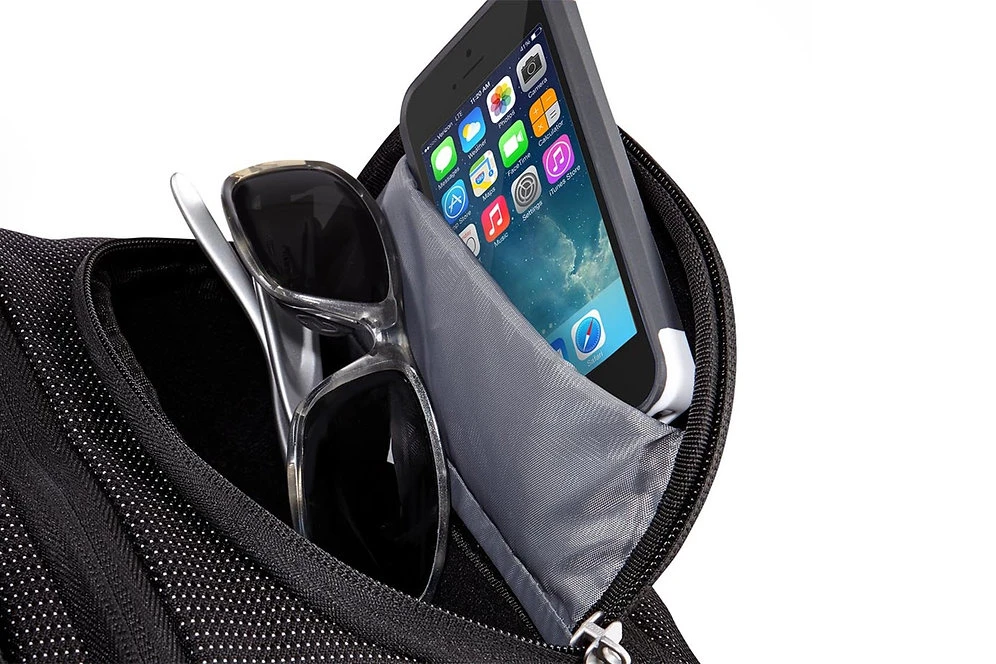 Thule Crossover Backpack 25L 5 Thule Crossover Backpack 25L - Image 3